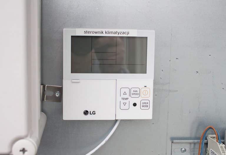 Zewnętrzny magazyn chemiczny do przechowywania substancji niebezpiecznych dla środowiska i łatwopalnych