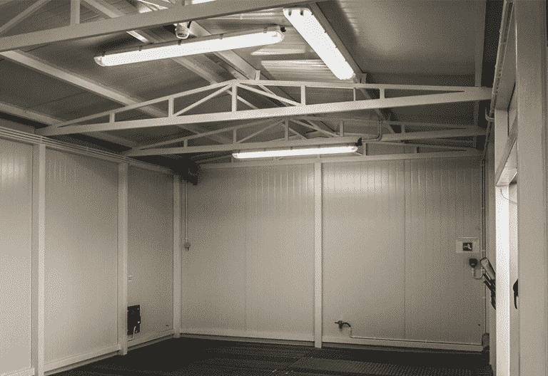 Specjalistyczny magazyn do składowania lakierów