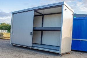 Kontener techniczny izolowany dwupoziomowy do przechowywania substancji niebezpiecznych